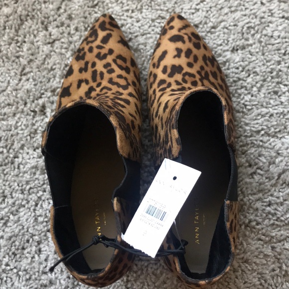 Ann Taylor Cheetah Pointy Toe Booties Heels size 9 - Picture 3 of 9